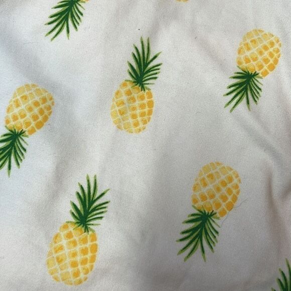 Old Navy women’s shorts. Pineapple print. Size 2. - Picture 6 of 10
